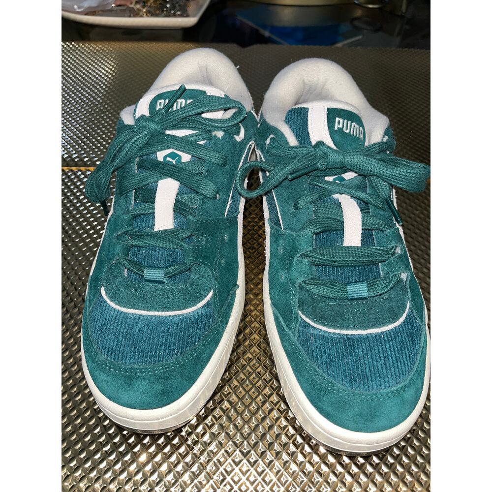 PUMA 180 Corduroy sneakers  Malachite Green Chunky 90’s\Size  10 (370)